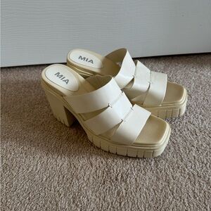 MIA Women's Cream Platform Sandals sz 8.5M